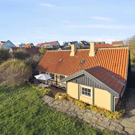 Family-friendly Beachside *