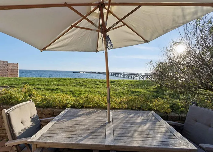 Family-friendly Beachside *