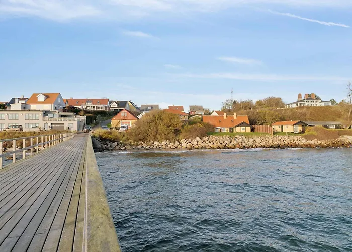 Family-friendly Beachside *